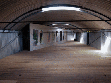 Die Macher, acht schilderijen, olieverf en inkt op doek, 12 m x 2,40, in tentoonstelling I Am Your Master, 2010, Kunstfort bij Vijfhuizen