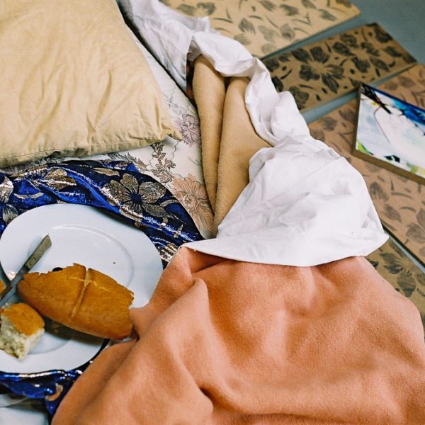 Het Paradijs, Detail uit installatie, Tentoonstelling Memorial Images, CBK Alphen aan de Rijn, 2002