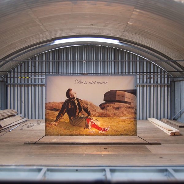 This is not the truth, geënsceneerde foto, 1999/2000