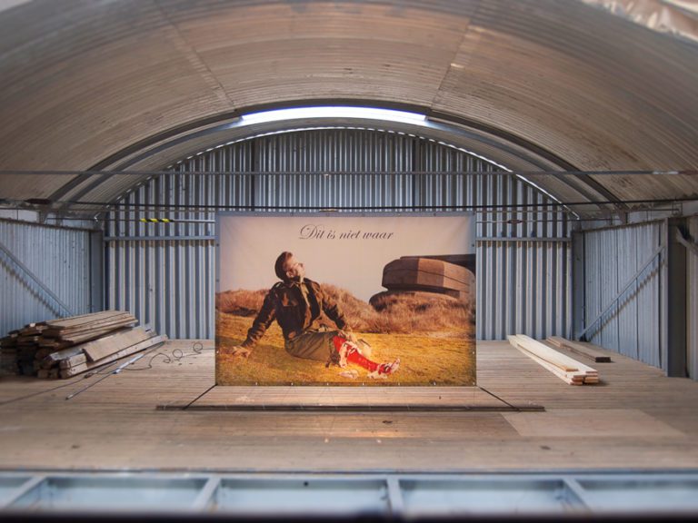 This is not the truth, geënsceneerde foto, 1999/2000