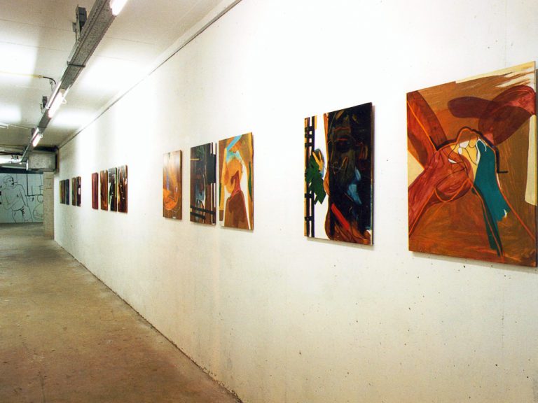 Der Tempo Mann, serie schilderijen, olieverf op MDF Der Tempo Mann 1999, getoond in diverse vormen op: beeldende kunstmanifestatie Transformaties Lisserbroek, K.I. Safe, Dalfsen, Stadt Nordhorn, Duitsland en CBK Emmen