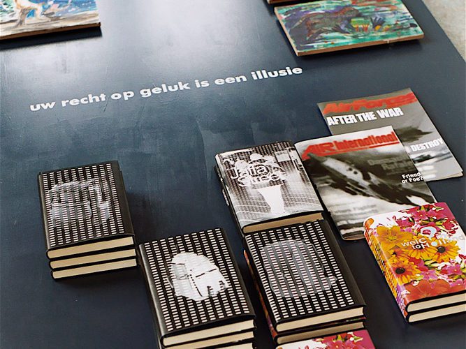 Love from Amsterdam, Beeld uit expositie, 2004. Stichting Outline Amsterdam