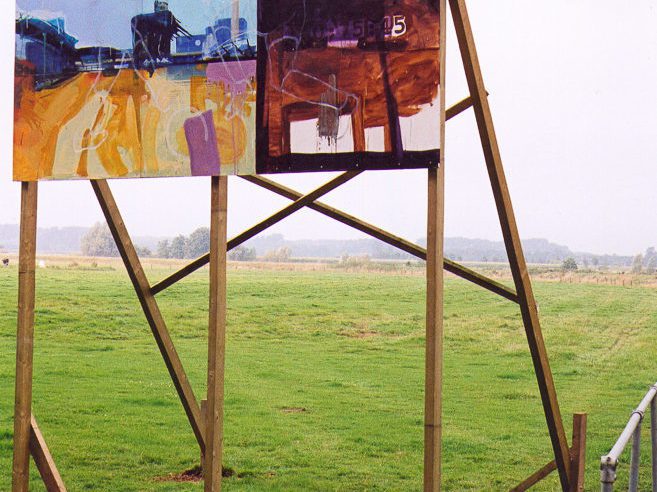Constructie van het aannemersbord en veldopstelling binnen de Playtime installatie, Kunstmanifestatie langs de Dommel 2001.
