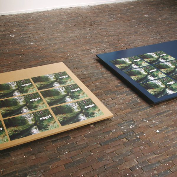 Angst, Detail staged painting, installatie tijdens tentoonstelling De Idioot, De Vishal 2004, Haarlem