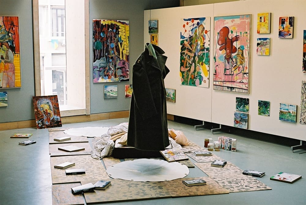 Het Paradijs Het Paradijs, installatie, Tentoonstelling Memorial Images, CBK Alphen aan de Rijn, 2002