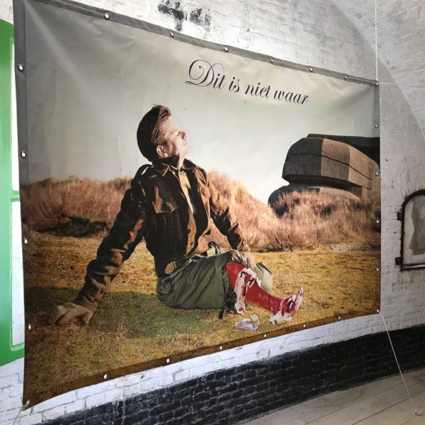 This is not the truth, geënsceneerde foto, 1999/2000, Fort bij Asperen 2018