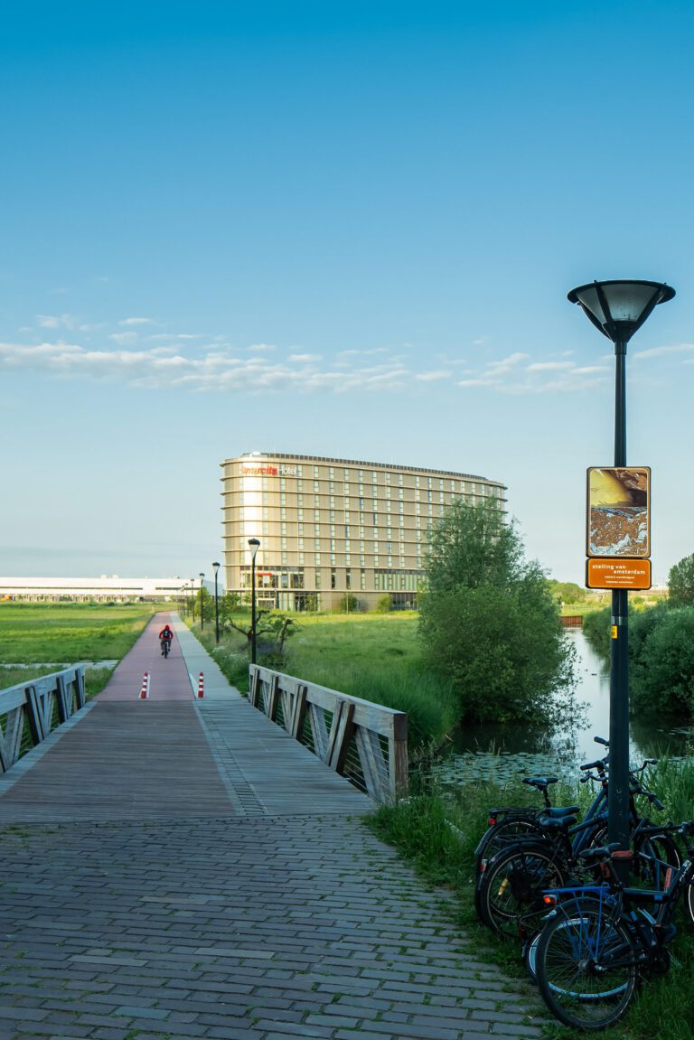 Beeldpaneel van Moed! mijn soldaat bij het inundatieveld van de Stelling van Amsterdam in Hoofddorp